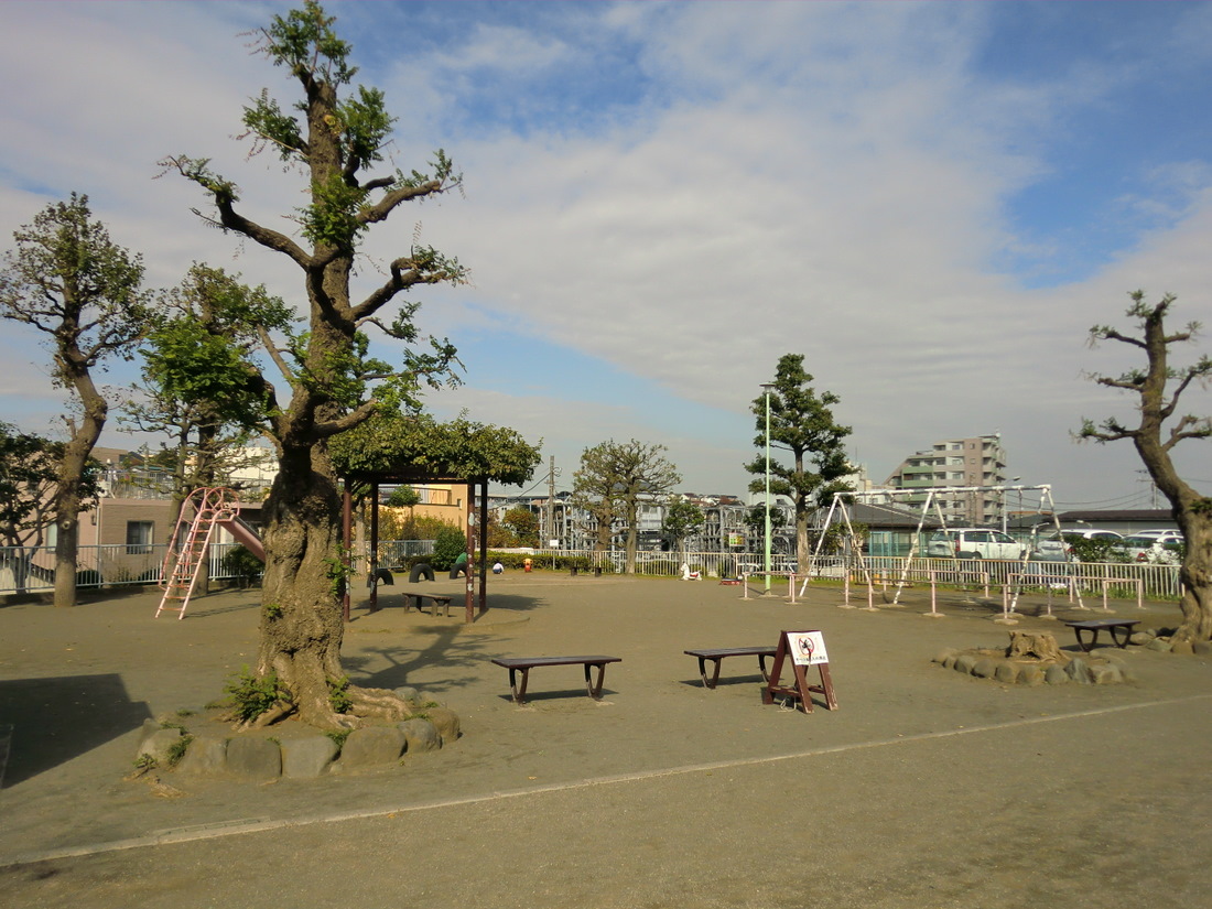 park. Utenamachi to the park (park) 439m