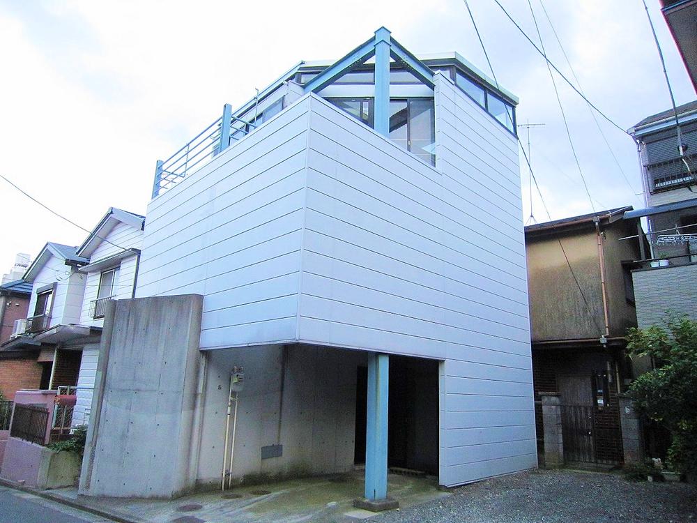 Local appearance photo. Sturdy building with reinforced concrete! Local (September 2013) Shooting