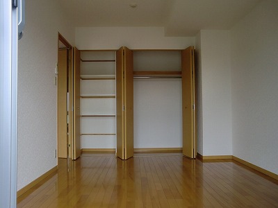 Receipt. Receipt, The photograph is another room