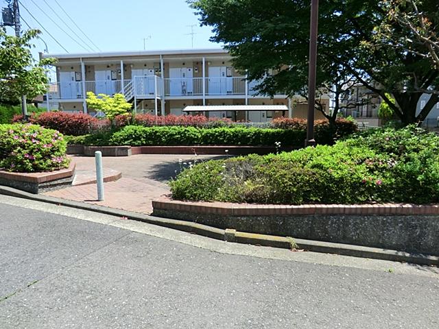 park. When San' Sawaue-cho Square park that can be used in the 200m garden feeling to the park is near, Children playground, Elimination of the lack of exercise, It is convenient to walk.