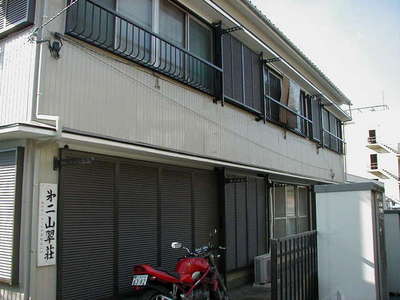 Building appearance. ☆ Fixed term lease properties (three years) ☆ Is a must-see those who want to reduce your rent!