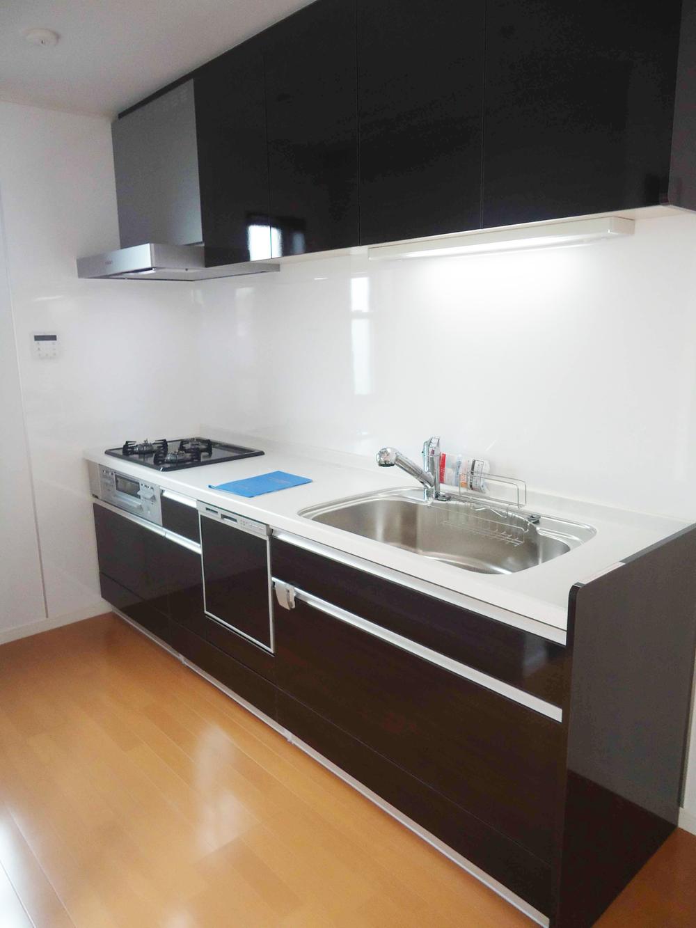 Same specifications photo (kitchen)