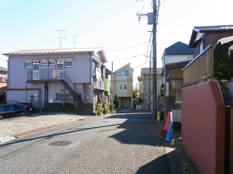 Local photos, including front road. Frontal road