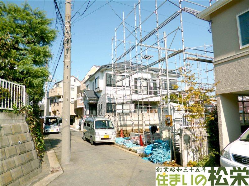 Local photos, including front road. Since the front road has become rotary in subdivision, There is almost no car street