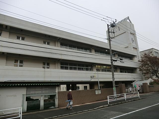 Junior high school. 913m to Yokohama Municipal Urashimaoka junior high school