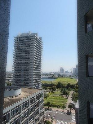 View photos from the dwelling unit. You views of the Minato Mirai district!