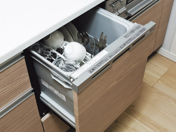 Kitchen.  [Built-in dishwasher dryer] Simply set the tableware spent, A dish washing and drying machine to carry out from the cleaning to the drying was equipped.