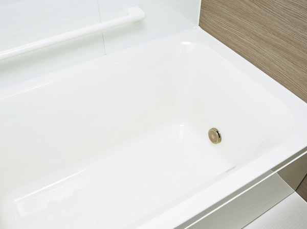 Bathing-wash room.  [High thermal insulation bathtub] Temperature decrease after four hours is about 2.5 ℃ within. The thermal insulation structure, A long time keep the temperature of the hot water. Also a tub shape, which is also considered to save water.  ※ By the manufacturer published value.