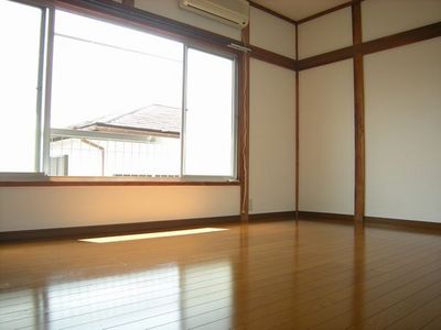 Living and room. There is only the top floor angle room, Day is good