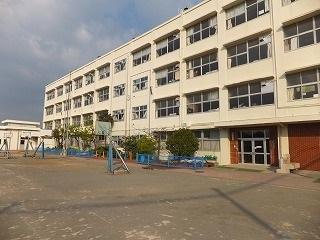 Primary school. Yokohama Municipal Kamihoshikawa 350m up to elementary school