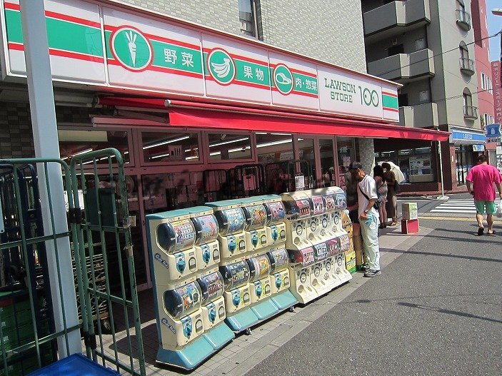 Convenience store. Lawson Store 100 yen until the (convenience store) 630m