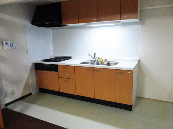 Kitchen. Room (May 2013) Taking