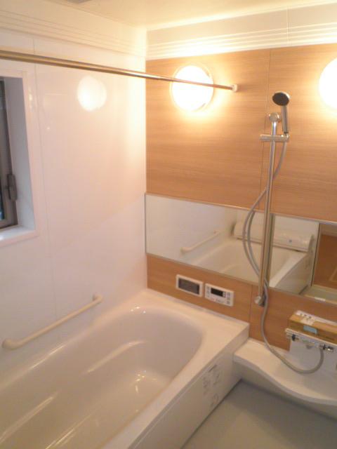 Same specifications photo (bathroom)