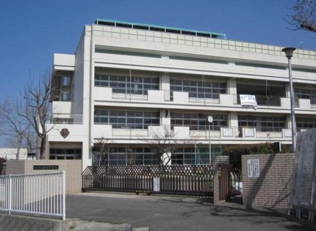 Junior high school. Nishikidai 700m until junior high school