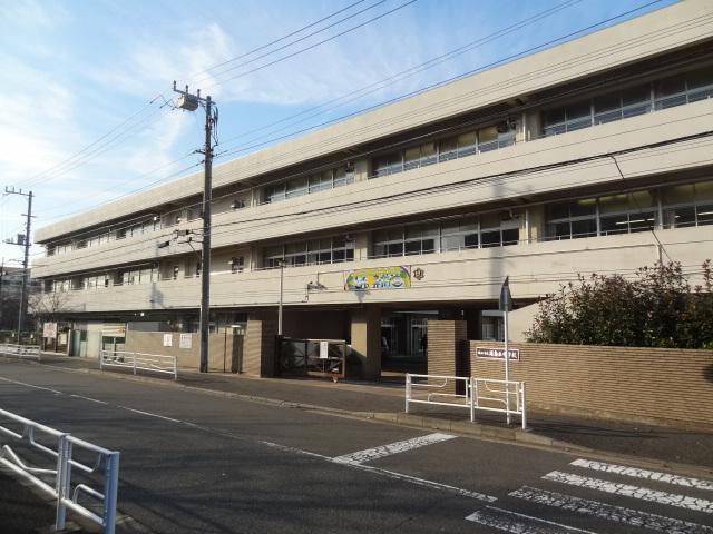 Junior high school. 979m to Yokohama Municipal Urashimaoka junior high school