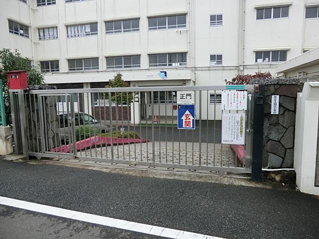Primary school. 1200m to Yokohama Municipal Hazawa Elementary School