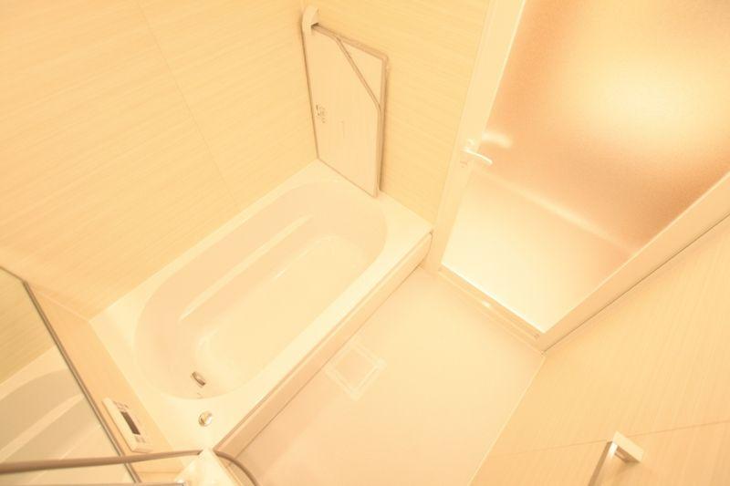 Bathroom. Bathroom Dryer ・ Bathroom new exchange with Reheating function