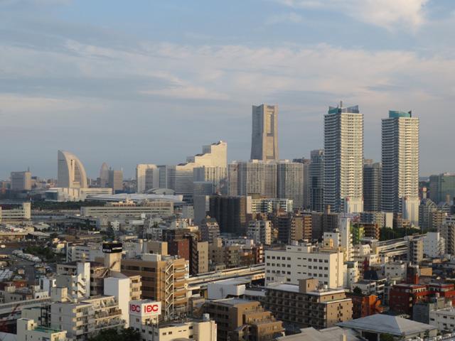 View photos from the dwelling unit. It is the panorama of the Port of Yokohama from Minato Mirai.