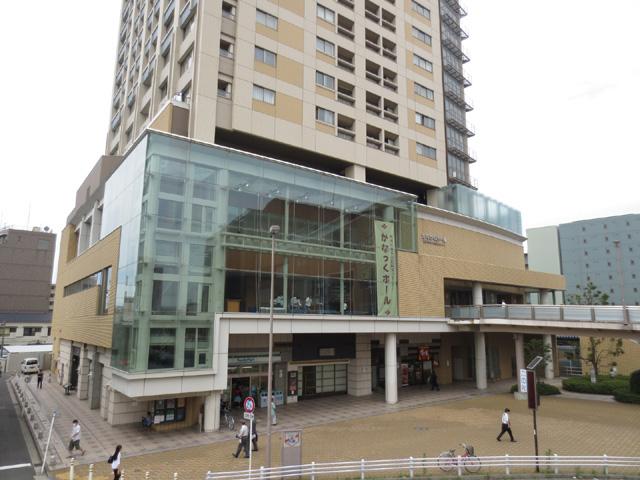 Local appearance photo. Second floor ~ Up to the fourth floor is the "Kanagawa Ward Community Cultural Center", On the first floor is, convenience store ・ There is a restaurant.