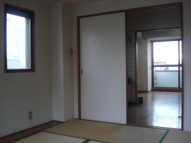 Living and room. It is a Japanese-style room and flooring