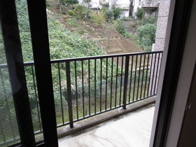 View. top floor, It is a corner room.