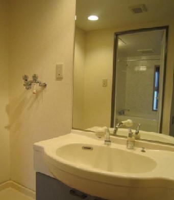 Washroom.  ☆ Wider large wash basin !! dressing room ☆