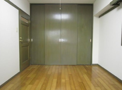 Other room space.  ☆ Also substantial course storage space ☆