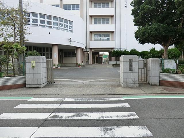 Junior high school. 1200m to Yokohama Municipal Mutsuura junior high school