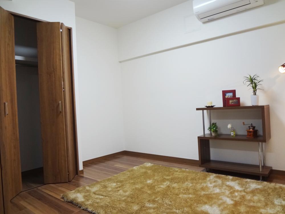 Non-living room. Indoor (12 May 2013) Shooting