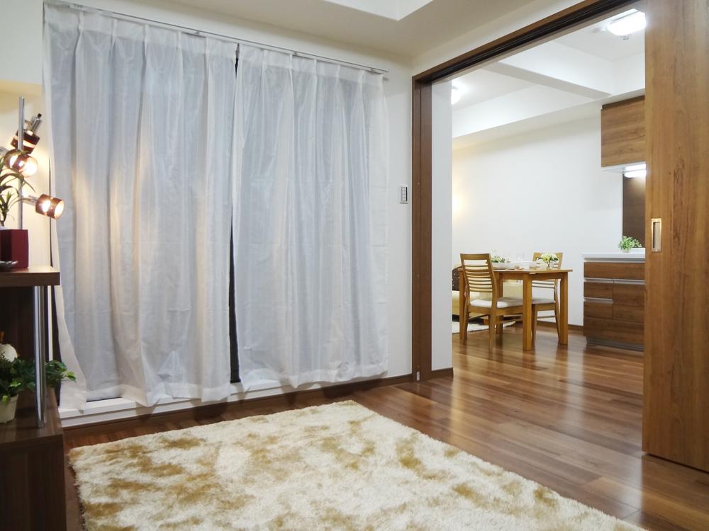 Non-living room. Indoor (12 May 2013) Shooting