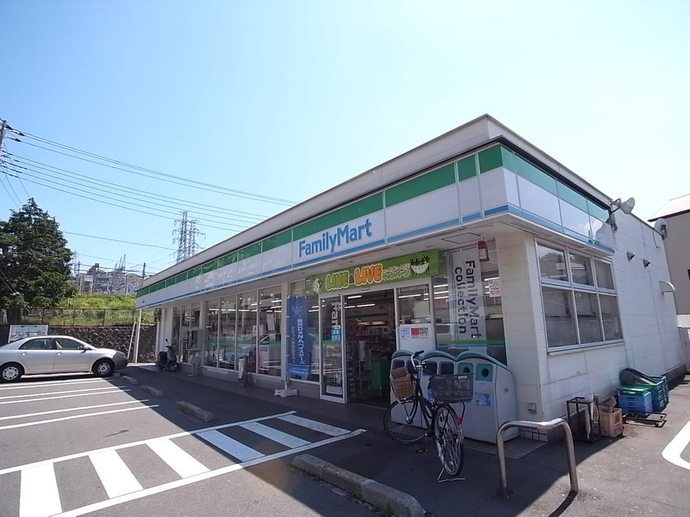 Convenience store. Convenience store There are hotels number to other in the 500m walking distance to FamilyMart. 