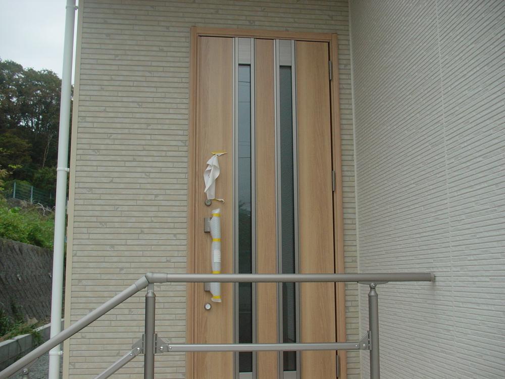 Same specifications photos (Other introspection). Plans to fine entrance door. 