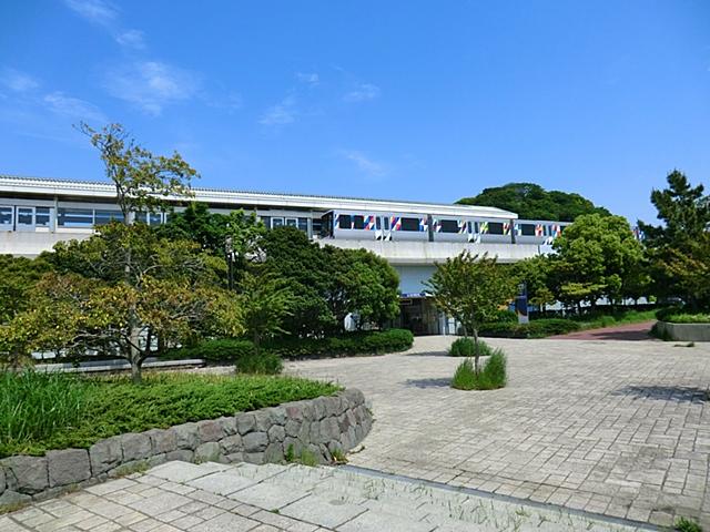 station. Seaside Line "Uminokoen Shiba opening" 750m to the station