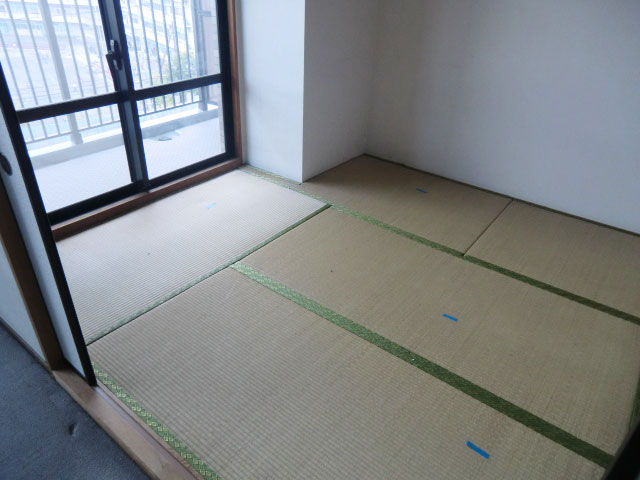 Other room space. 8.4 tatami of Western-style
