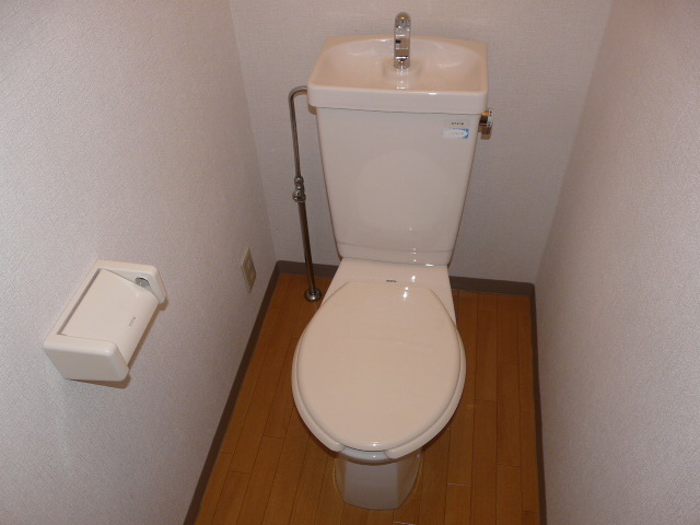 Toilet. bus ・ It is another toilet ☆