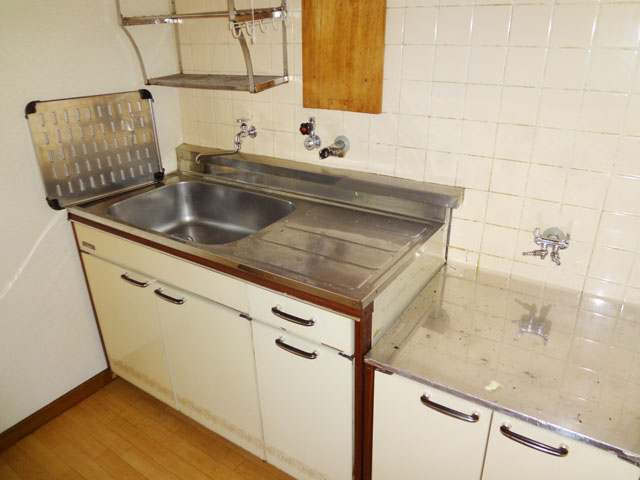 Kitchen. Gas stove installation Allowed (* ^ _ ^ *)
