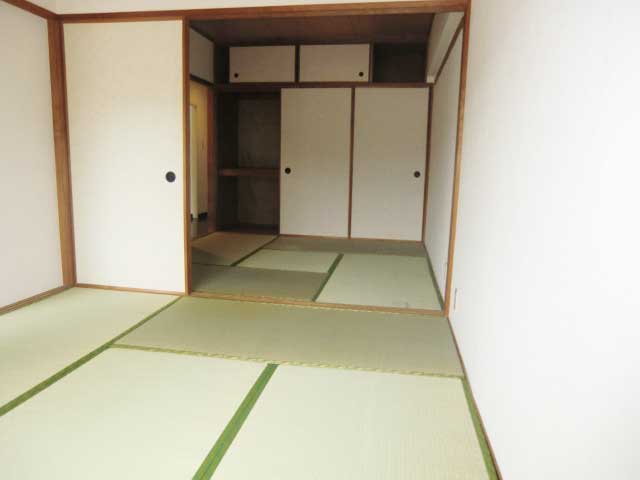 Other room space. 6 tatami and 4.5 tatami Japanese-style room (* ^ _ ^ *)