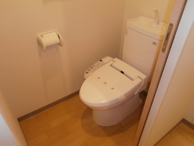 Toilet. ☆ Of course, bus ・ Restroom (^ o ^) ☆