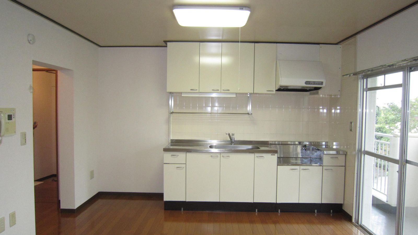 Kitchen. It is a clean kitchen.