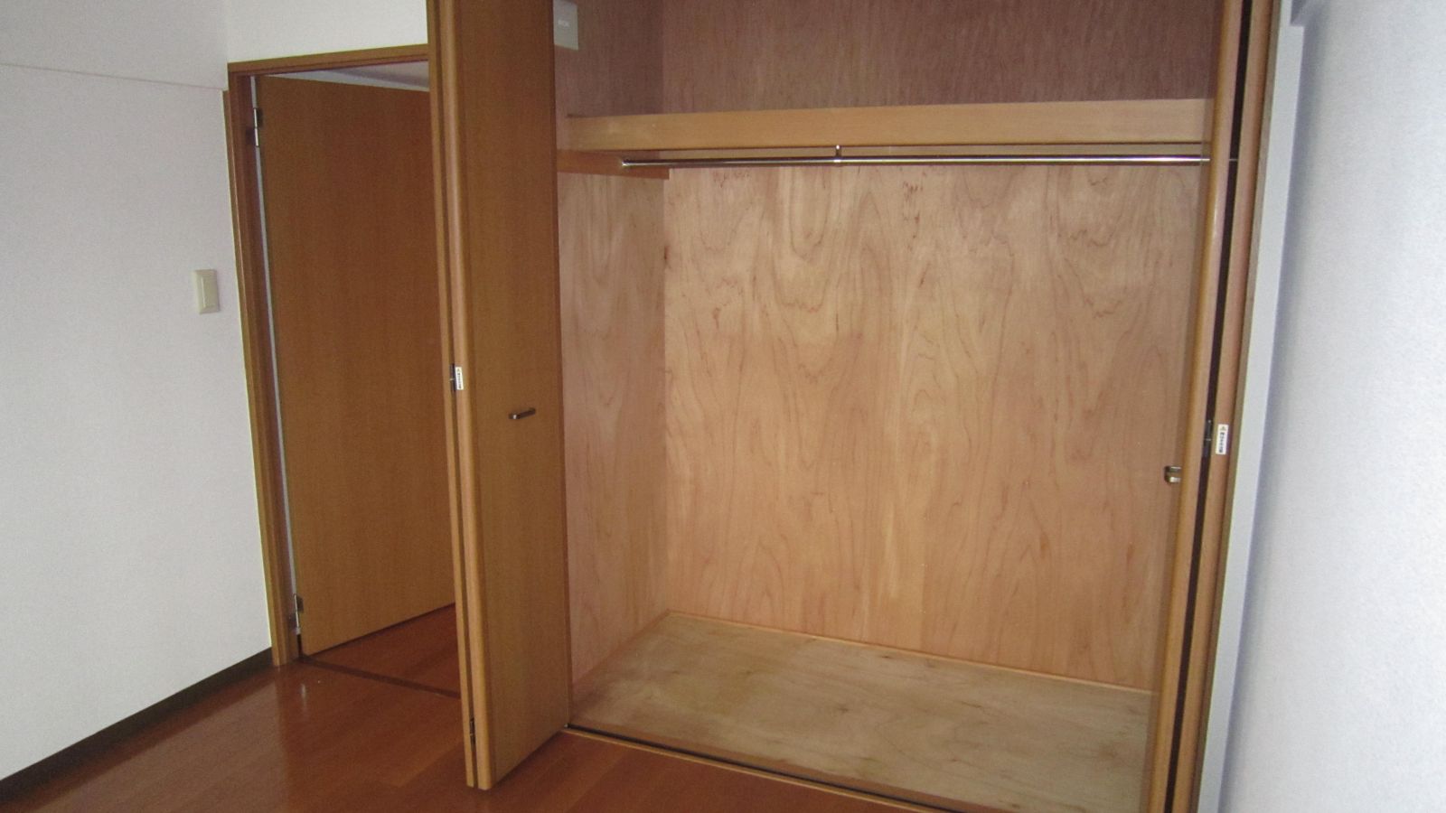 Other room space. Large closet