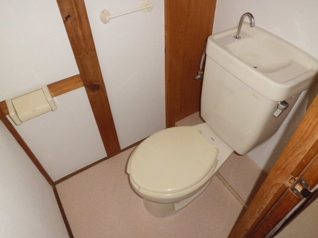Toilet. bus ・ It is another toilet ☆