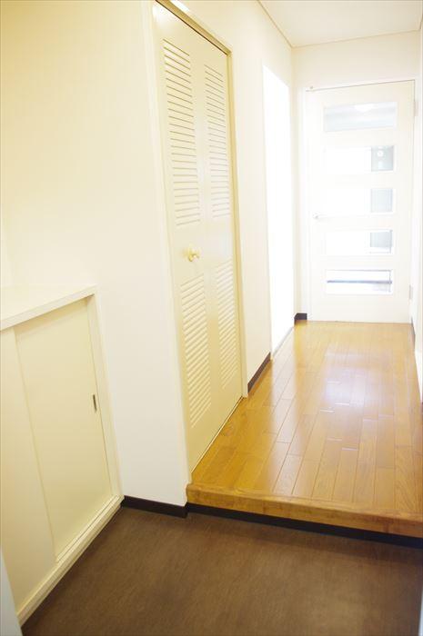 Entrance. Entrance that will put toward a bright and customers