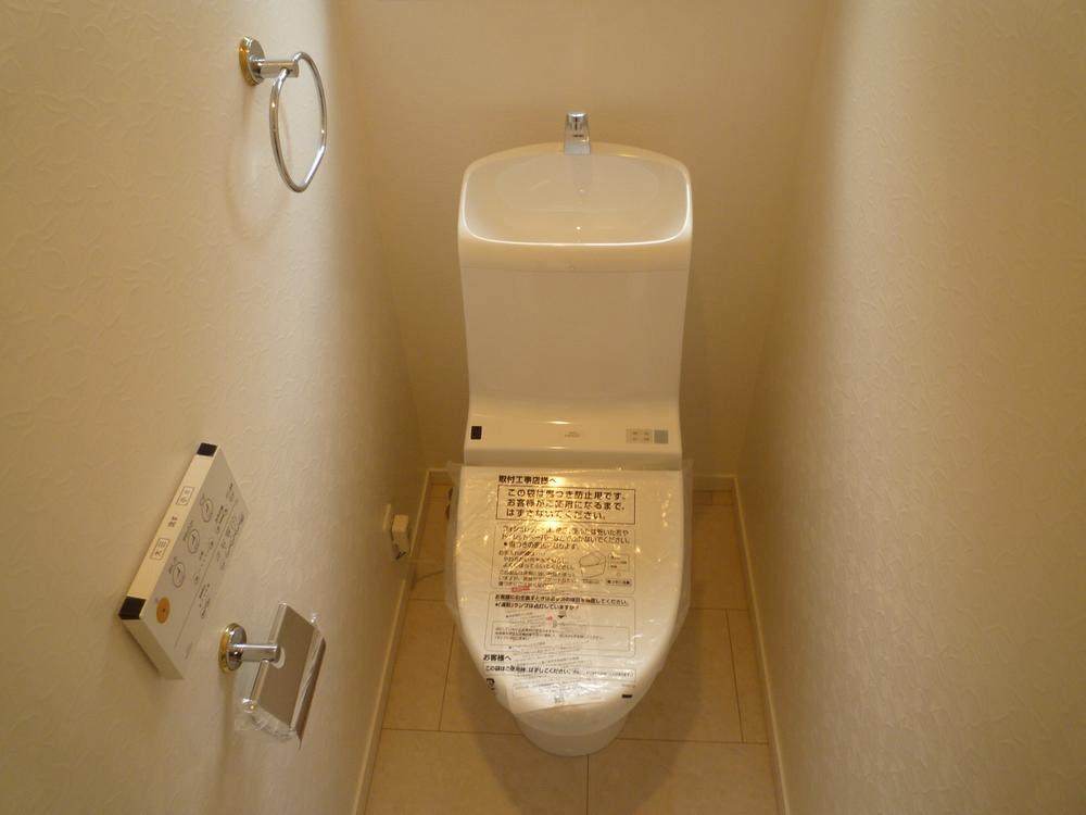 Toilet. 1 ・ Equipped with shower toilet in 2 Kaitomo