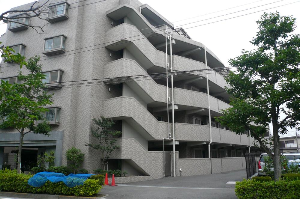 Local appearance photo. 2003 Built!