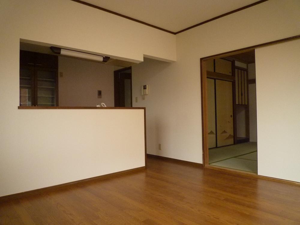 Living. Living also Japanese-style room is adjacent