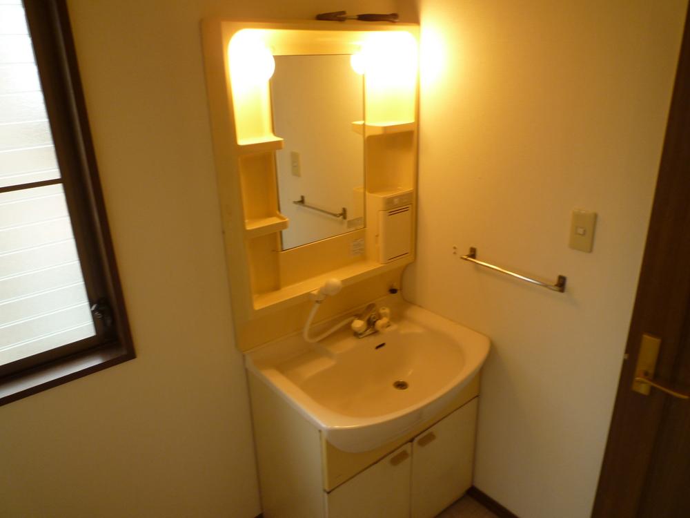 Wash basin, toilet. Vanity full of cleanliness