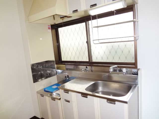 Kitchen. Popular gas stove installation Allowed (* ^ _ ^ *)