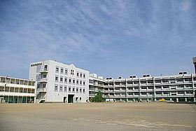 high school ・ College. 1289m to private Yokohama Sogaku Hall High School