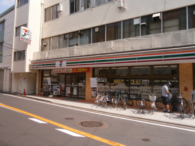 Convenience store. Eleven Yokohama Mutsuura Ekimae up (convenience store) 212m
