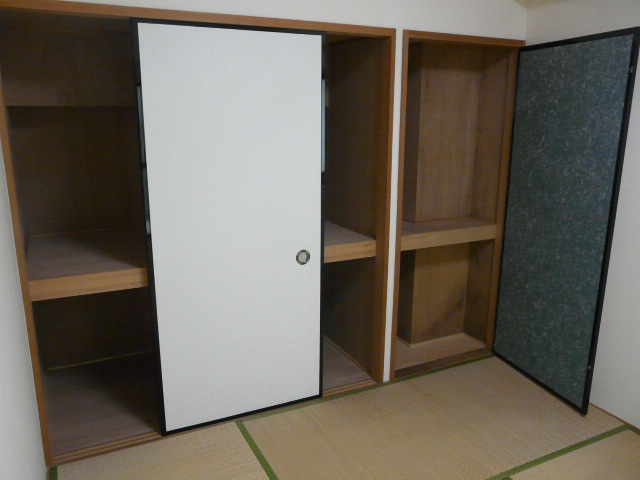 Receipt. Storage rich and the room also clean (* ^^) v